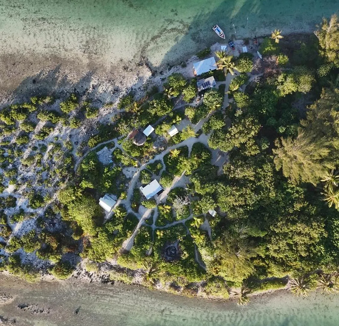 Alaroots Bora Bora Camp Hostel