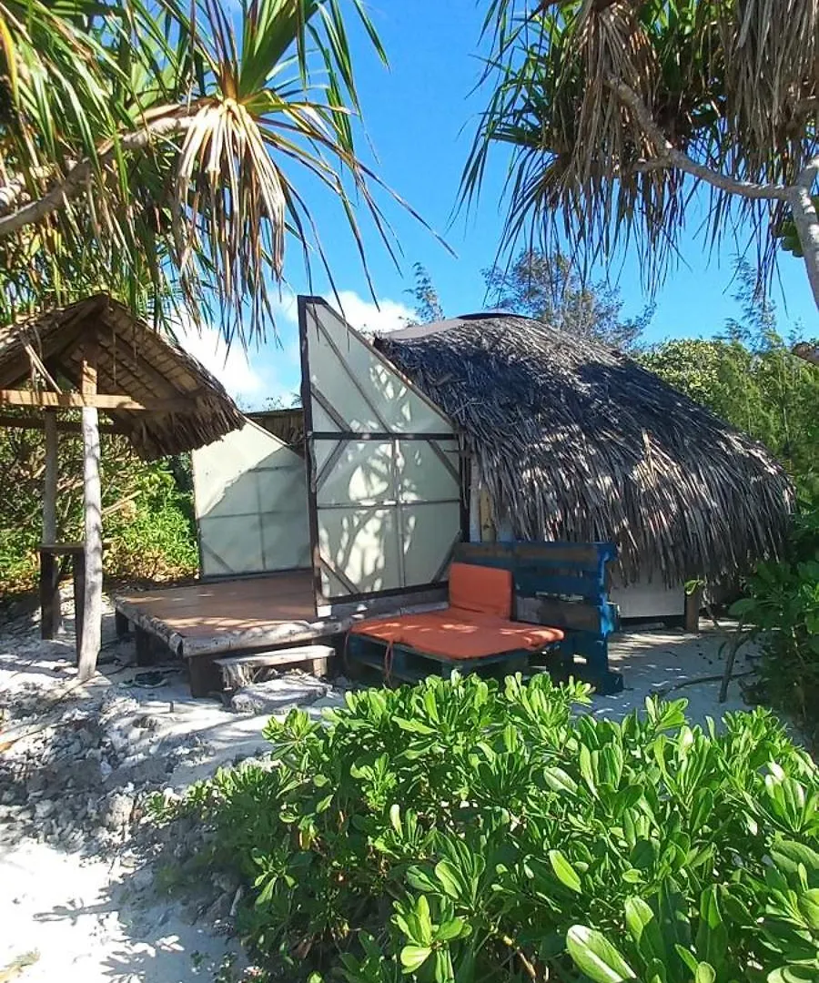 Alaroots Bora Bora Camp Hostel