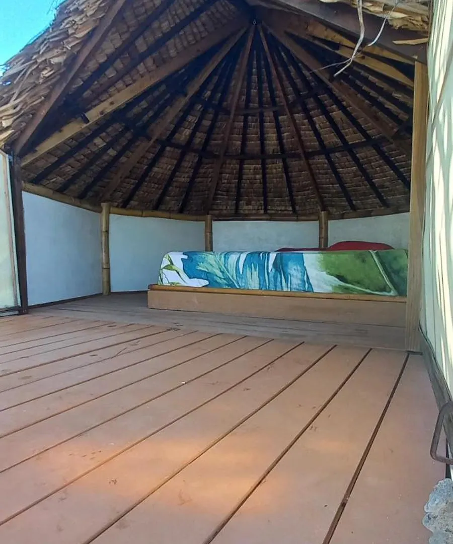 Alaroots Bora Bora Camp Hostel